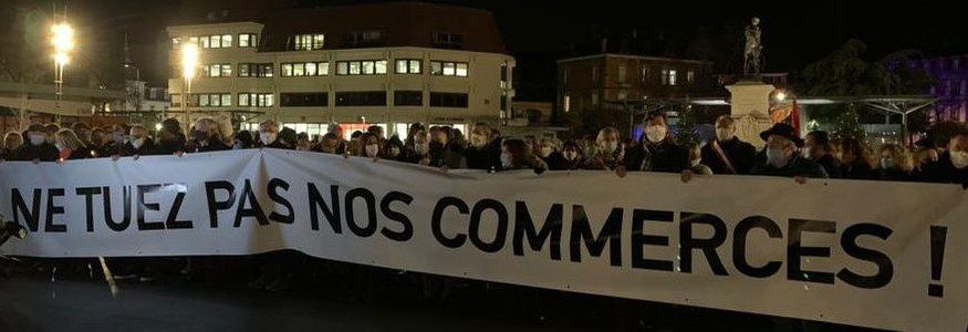 19/11/20 : En soutien aux commerçants de Colmar : plusieurs centaines de personnes dans une marche funèbre de défense des commerçants : Image à la une